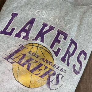 Los Angeles Lakers sweatshirt from Abercrombie & Fitch.Like new. Small oversized